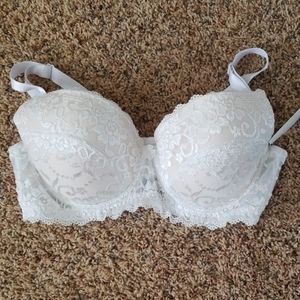 Jennifer Intimates White Lace Bra 40D